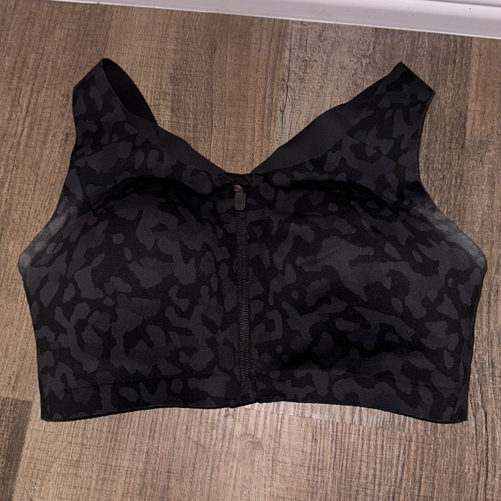 NWOT Lululemon LEOPARD Enlite Zip Bra!
